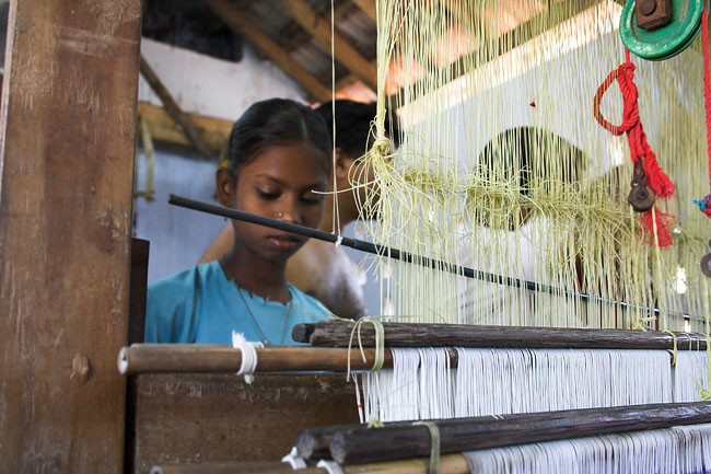 Handmaking Sahris - June 2006 - Darasuram