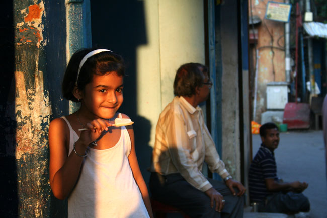 Ice Cream Girl in the street - April 2007 - Kolkata